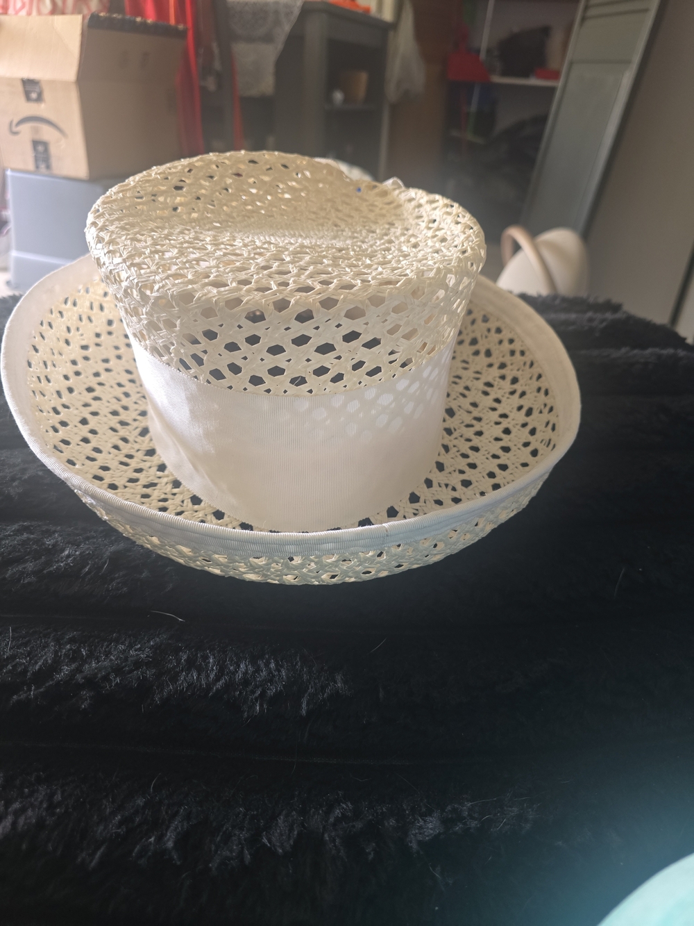 Eric Javits White Woven Straw Sun Hat with Logo Tag - Picture 6 of 9